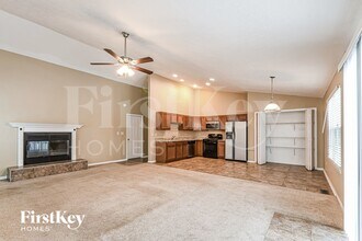 7427 Cobblestone W Dr, Unit 03 in Indianapolis, IN - Building Photo - Building Photo