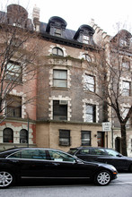 338 W 77th St in New York, NY - Building Photo - Building Photo