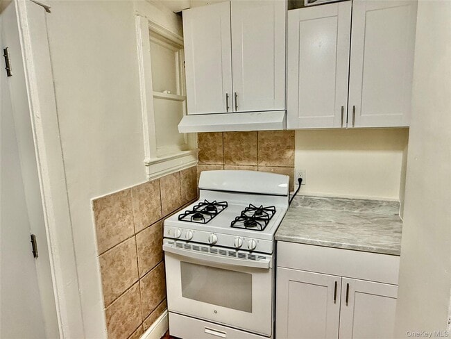 137 Lake Ave in Yonkers, NY - Building Photo - Building Photo