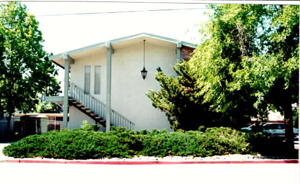 2347 Pacheco St in Concord, CA - Foto de edificio - Building Photo