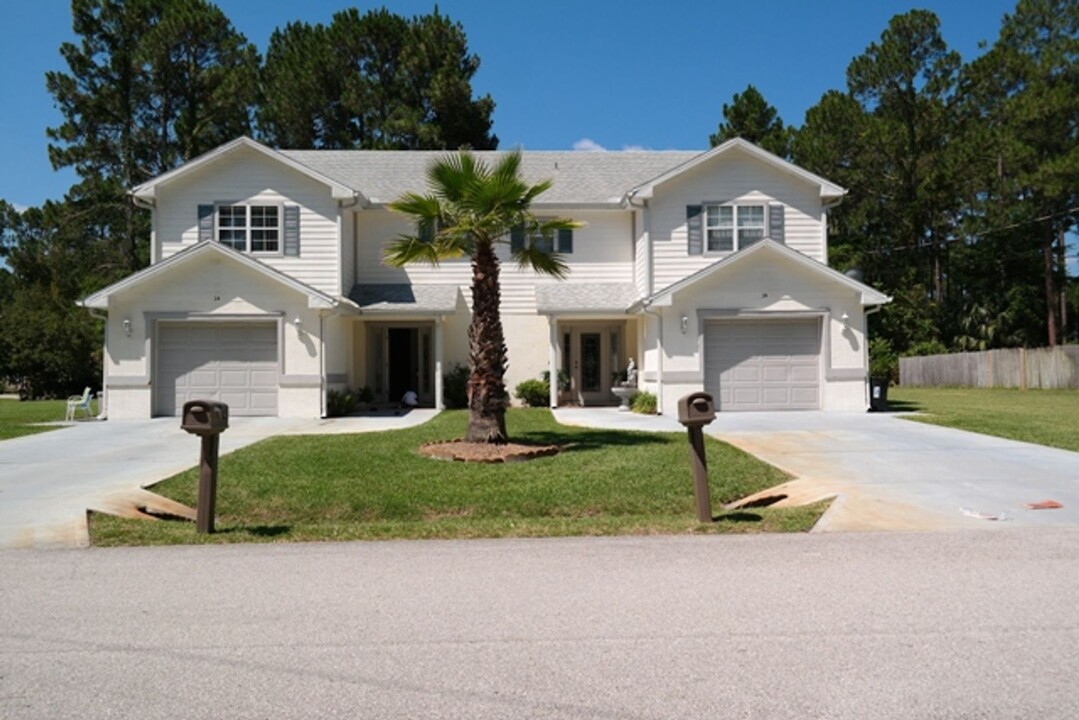 1 Bunker Knolls Ln in Palm Coast, FL - Foto de edificio