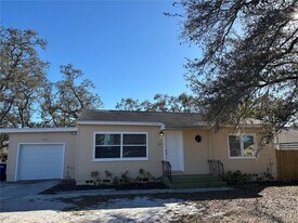 1437 Pine St in Clearwater, FL - Building Photo