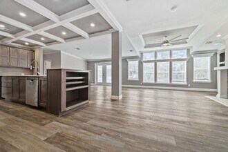 10850 Cozarts Chalet Dr in Gibsonton, FL - Building Photo - Building Photo