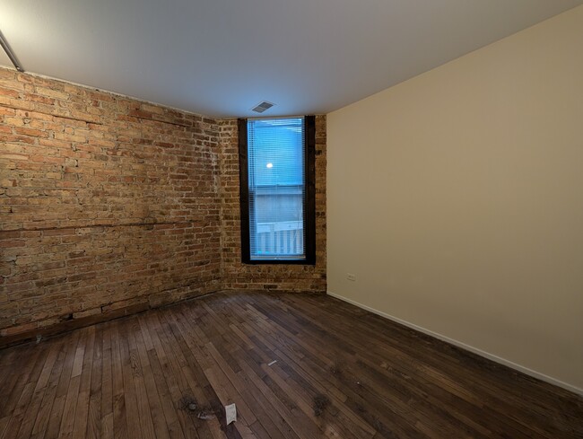 604 W Surf St, Unit 2904-03 in Chicago, IL - Building Photo - Building Photo