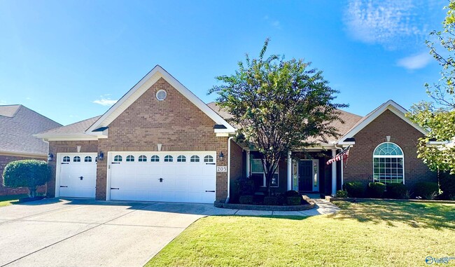 property at 205 Creekedge Cir NW