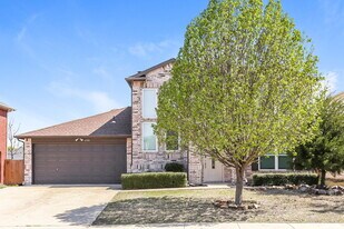 1110 Hampton Dr in Forney, TX - Building Photo
