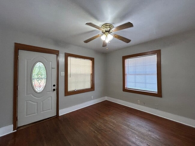1717 Roys Ave in Elkhart, IN - Building Photo - Building Photo