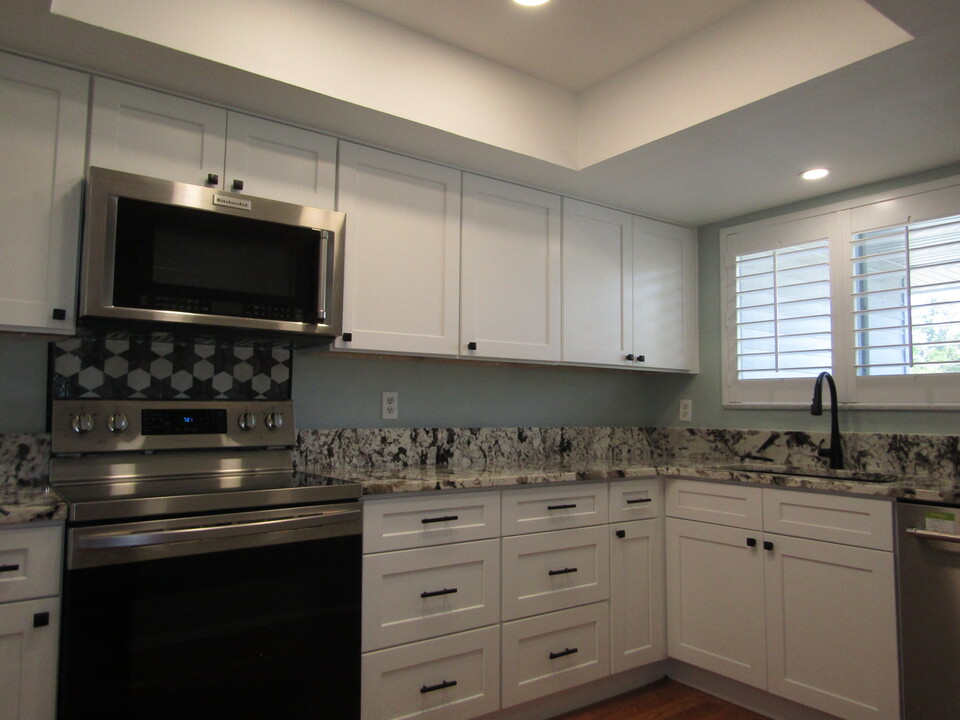 259 Fenwick Dr in Venice, FL - Building Photo