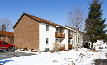 Grand Avenue Commons in Mars, PA - Foto de edificio - Building Photo