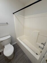 305 W Seminary St in Vevay, IN - Foto de edificio - Building Photo