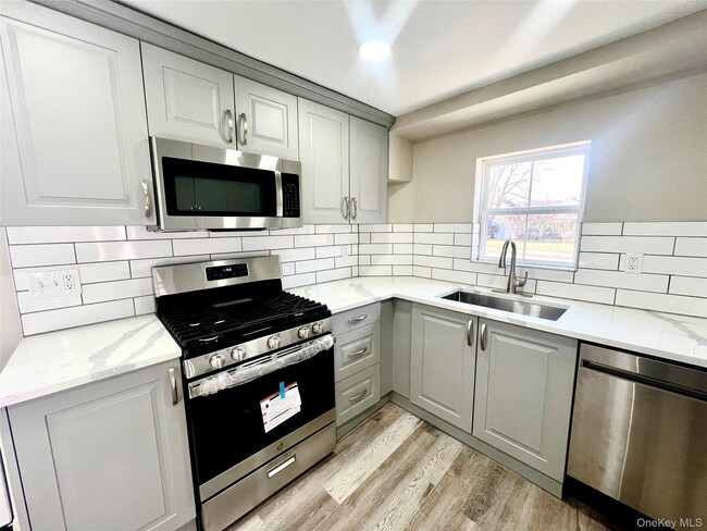 property at 6 North St
