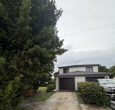 5749 Garfield St in Hollywood, FL - Building Photo - Building Photo