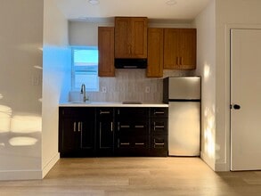 714 S Philadelphia St in Anaheim, CA - Building Photo - Building Photo