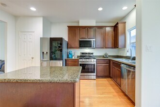 2206 Naomi St in Houston, TX - Building Photo - Building Photo