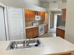 250 Bedford Dr in Kissimmee, FL - Building Photo - Building Photo