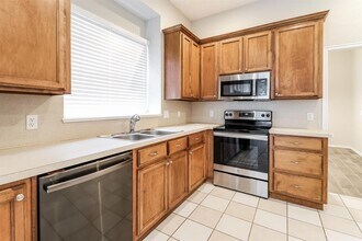 1125 Oak Creek Dr in Moore, OK - Building Photo - Building Photo