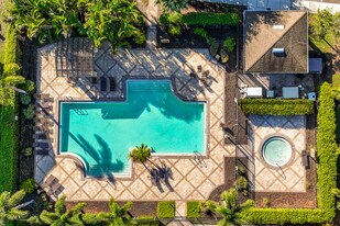 Booker Creek Apartments in St. Petersburg, FL - Building Photo