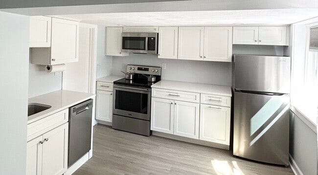 1500 Centre St, Unit #3 in Boston, MA - Foto de edificio - Building Photo
