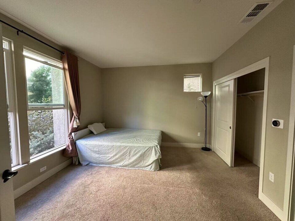 2970 Stringham Wy in Dublin, CA - Building Photo