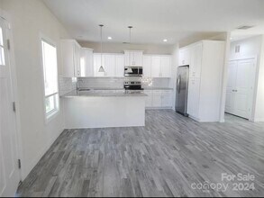 5637 2nd St in Charlotte, NC - Building Photo - Building Photo
