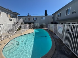 9320 Elm Vista Dr, Unit 9320 Elm Vista in Downey, CA - Building Photo
