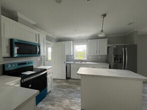 36 Eland Dr in North Fort Myers, FL - Building Photo - Building Photo