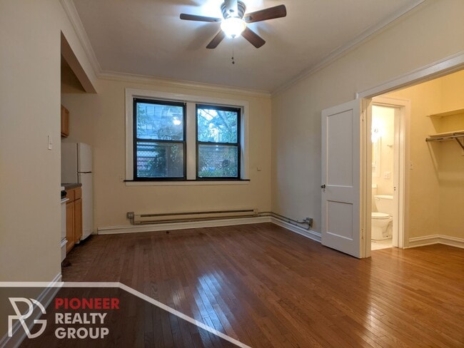 4542 N Damen Ave, Unit 4546-106