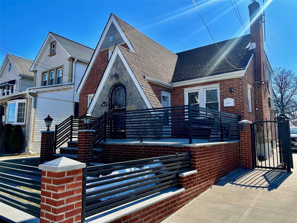 218-12 118th Ave-Unit -2 in Queens, NY - Building Photo