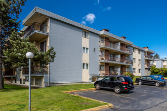 the Passages in Surrey, BC - Building Photo - Building Photo