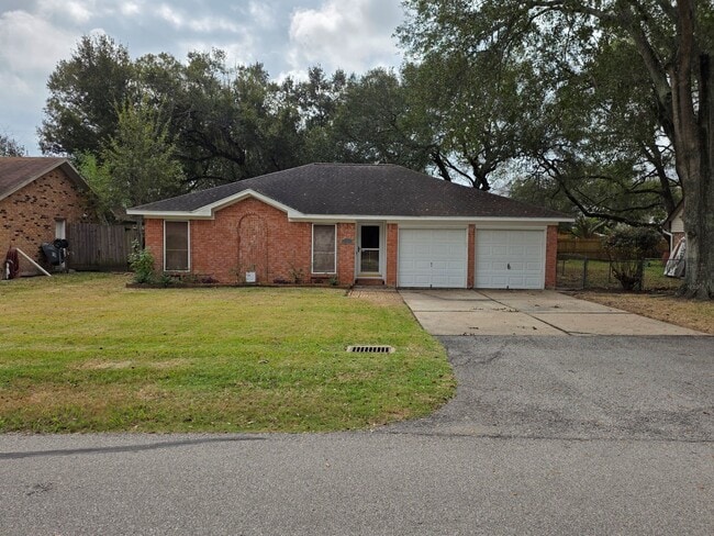 property at 2121 Redwood St