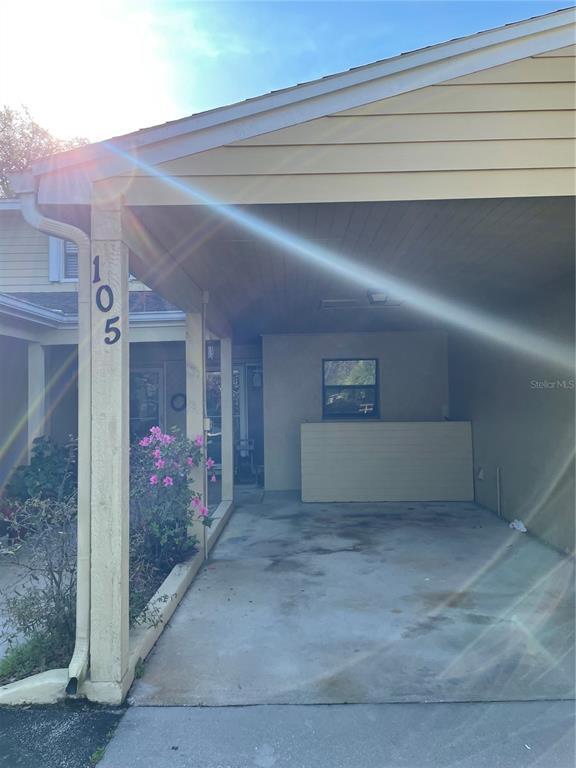 105 Somerset Ln in Palm Harbor, FL - Building Photo - Building Photo