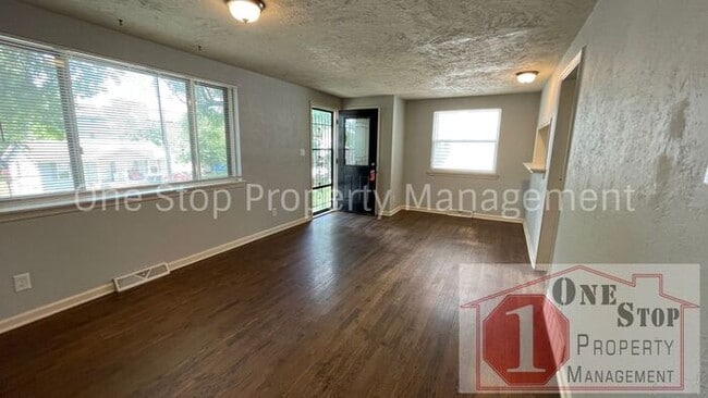 4913 N Fremont Ave in Kansas City, MO - Building Photo - Building Photo