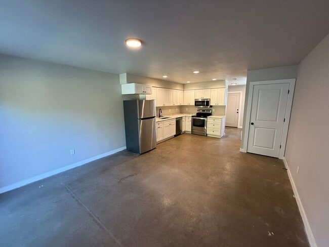 property at 2901 Waverly Dr SE