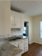 25 Locust St in New Britain, CT - Building Photo - Building Photo