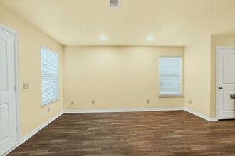 1716 S Waco St in Van Alstyne, TX - Building Photo - Building Photo