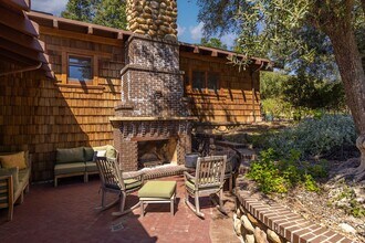 100000 Foothill Rd in Ojai, CA - Building Photo - Building Photo