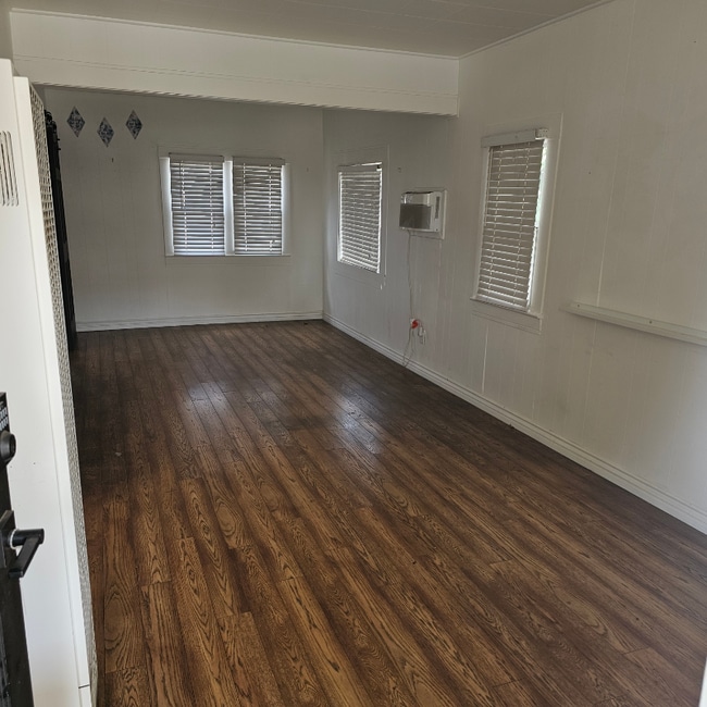 277 E Providencia Ave in Burbank, CA - Building Photo - Building Photo