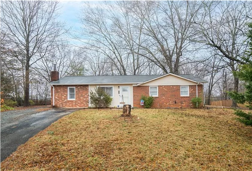114 Ravenwood Ct in King, NC - Building Photo