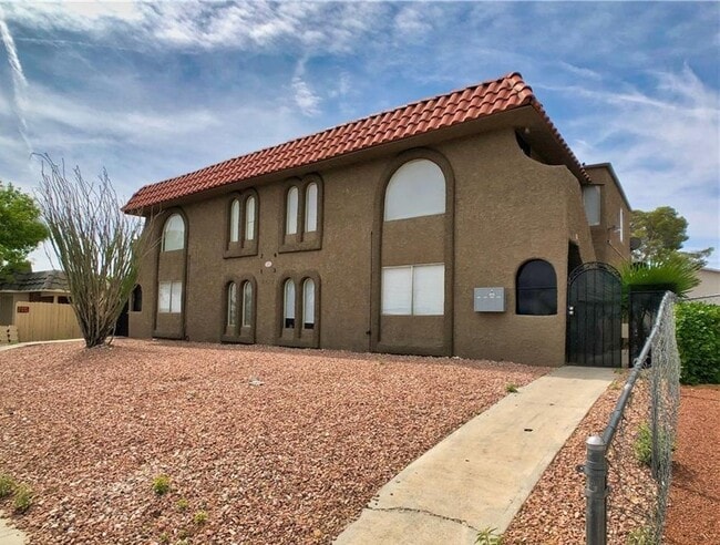 6213 Smoke Ranch Rd, Unit 1 in Las Vegas, NV - Foto de edificio - Building Photo