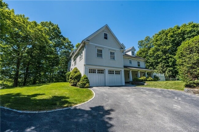 176 Valley Rd in Greenwich, CT - Building Photo - Building Photo