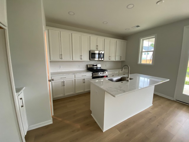 8734 Revival Rd in North Charleston, SC - Building Photo