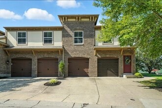 2349 Rolling Hills Dr in Covington, KY - Building Photo - Building Photo