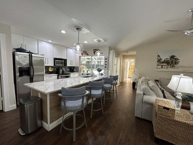 property at 7204 Geminata Oak Ct