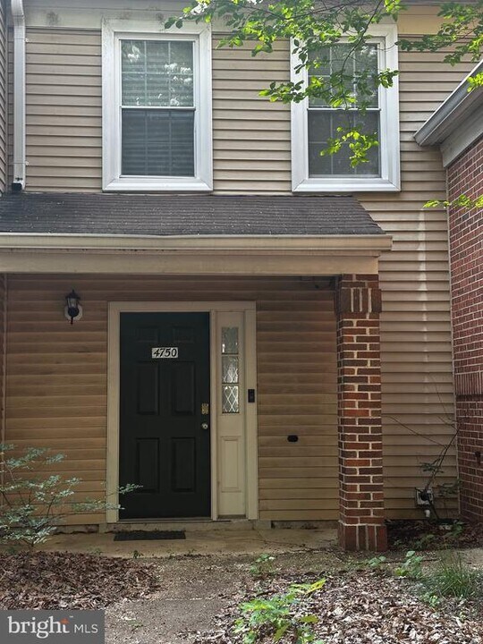 4750 Colonel Ashton Pl in Upper Marlboro, MD - Building Photo