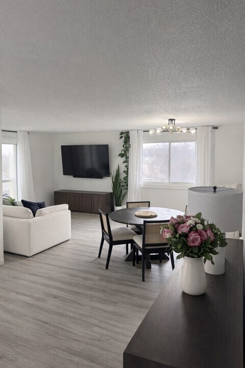 200 Cove Way in Quincy, MA - Building Photo