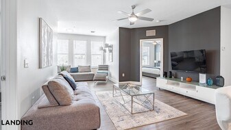 4950 W Prescott St, Unit 5201 in Tampa, FL - Building Photo