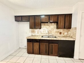 200 Volunteer Dr in Arlington, TX - Building Photo - Building Photo