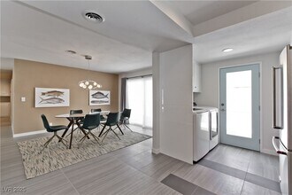 1644 Raindance Way in Las Vegas, NV - Foto de edificio - Building Photo