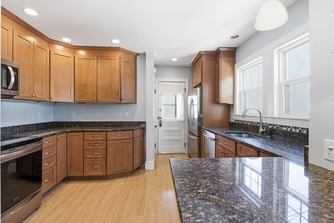 7 Clyde Rd in Watertown, MA - Building Photo - Building Photo