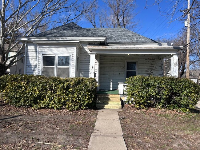 property at 212 E 11th Ave